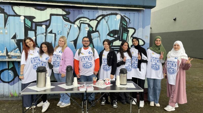 Wenn es auf dem Sportplatz der GSÜ (sack-)hüpft, kugelt, flitzt und (weit-)springt…